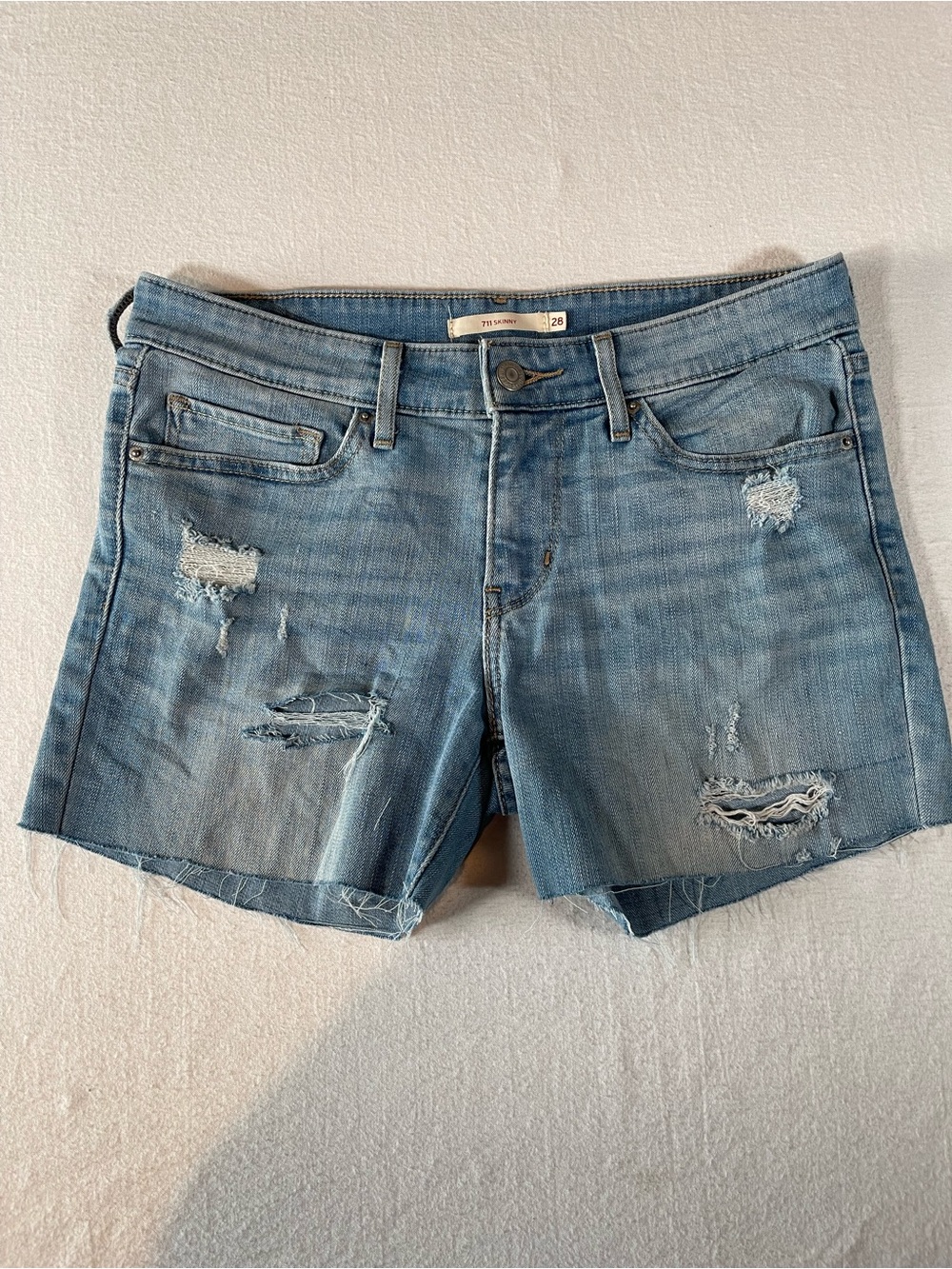 Levi's 711 Cutoff Distressed Denim Shorts Women’s 28 Light Blue Wash